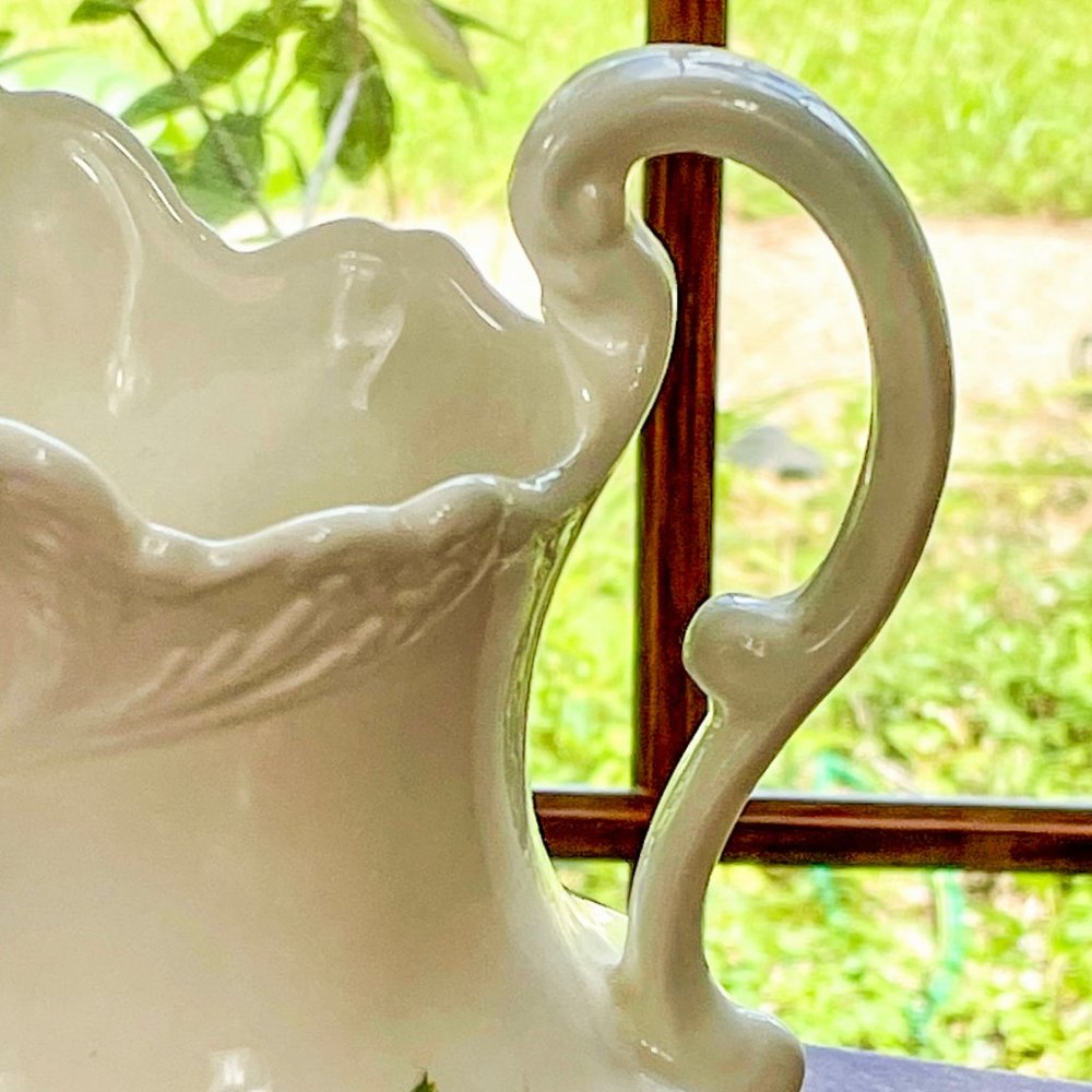 ▪️VTG▪️1970's Embossed Ceramic Floral Cottagecore Farmhouse Pitcher & Basin Set - Picture 4 of 13